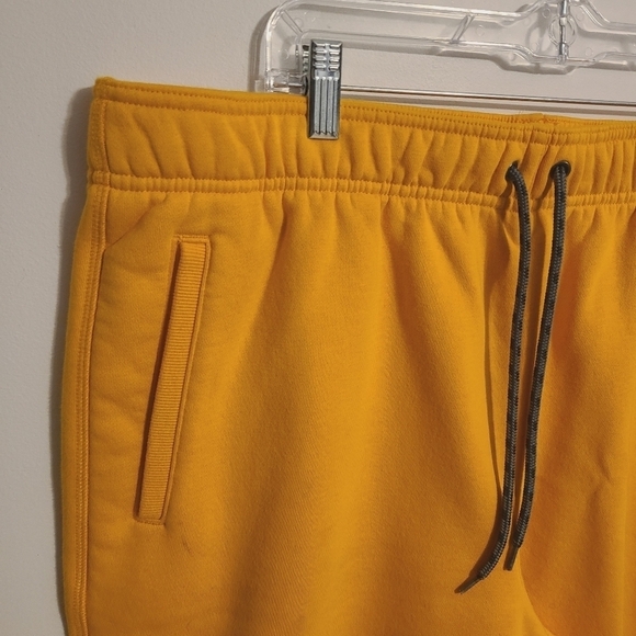 DSG | Men's Gold Fleece Mid Length Athleisure Shorts (Size 2XL) - Picture 4 of 13